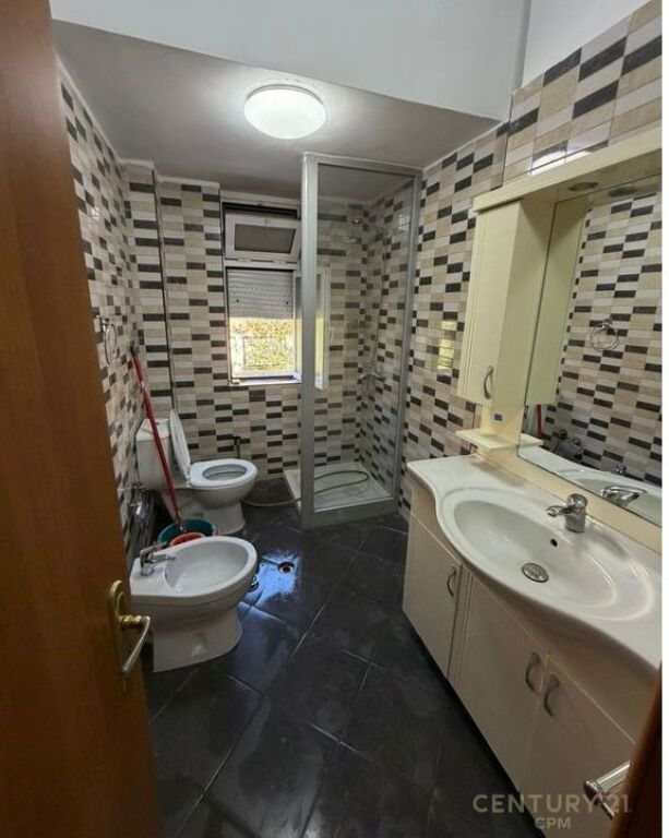 Apartament 2+1 ne shitje, Rruga e Kavajes,