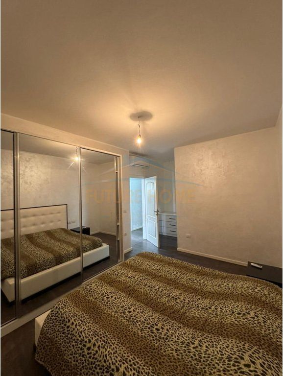 Qera, Apartament 2+1+2+ Post parkimi , Fresk