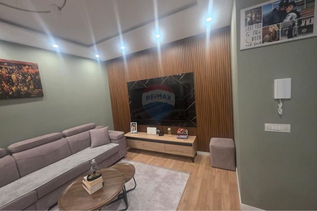 Affittasi appartamento 2+1+2 in Via Elbasani