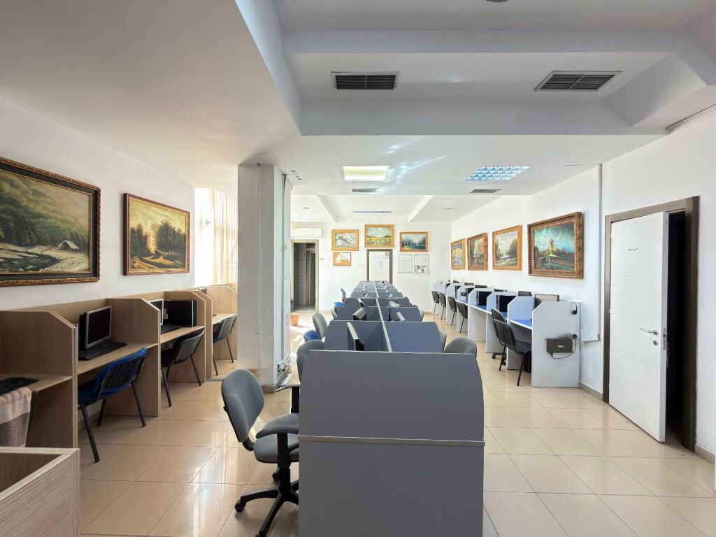 Locale commerciale in vendita – Via Elbasan, di fronte all'Ambasciata Americana 600.000 €