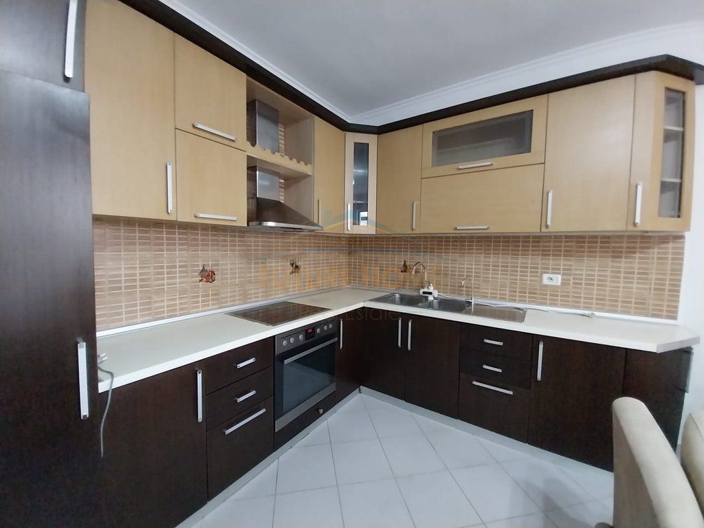 Qera, Apartament 2+1, Pasticeri Nela 6 , Tirane.