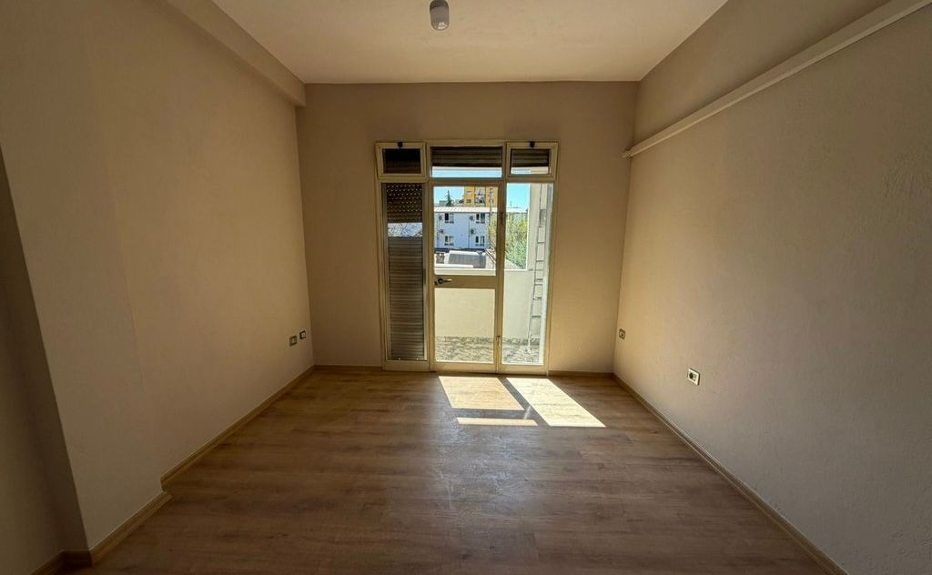 Apartament 2+1 ne shitje, Rruga e Kavajes,