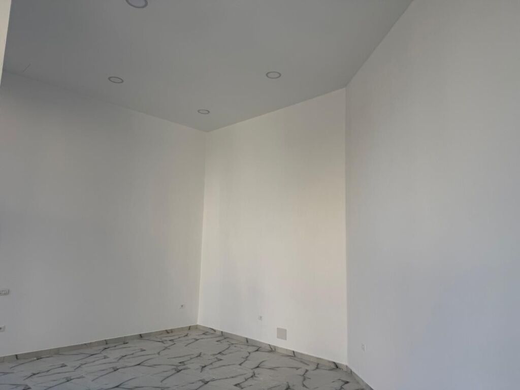 Dyqan me qera Vasil shanto