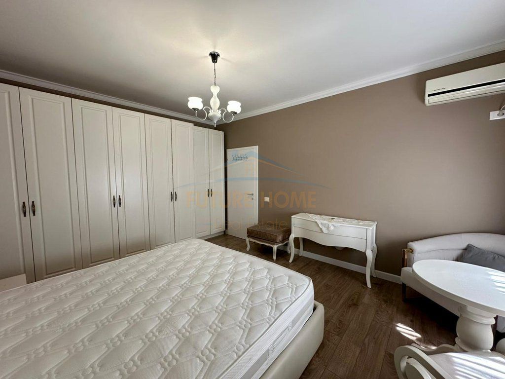 Qera, Apartament 3+1+2, Kopshti Botanik