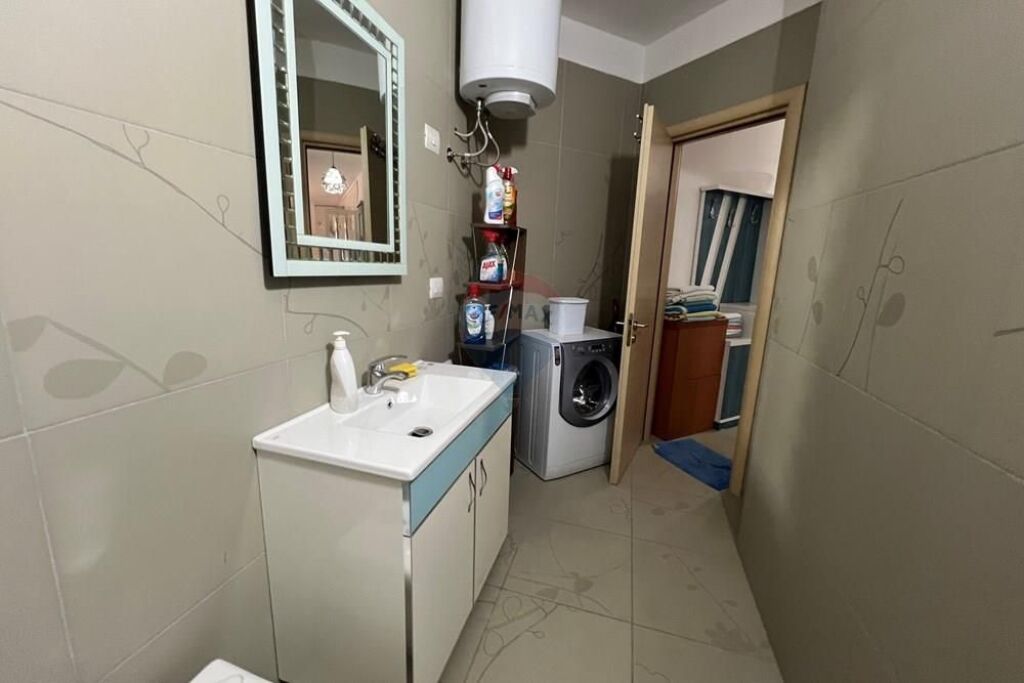 🌊 Appartamento 2+1 in Affitto + Garage – Lungomare, Vlorë 🏡