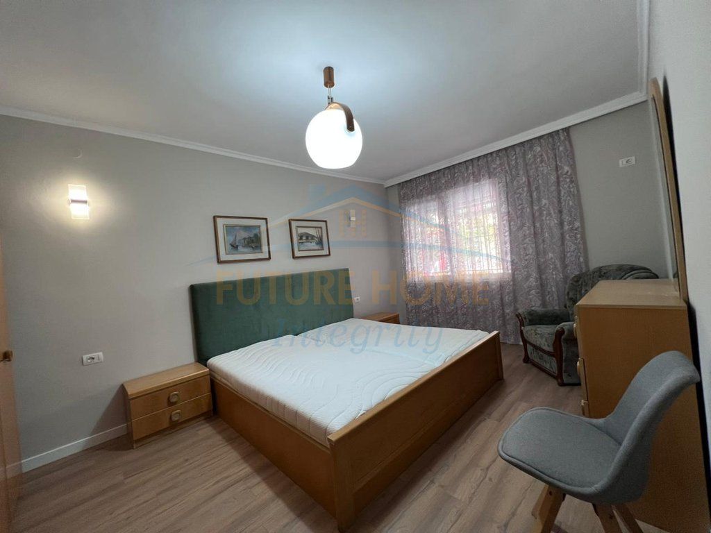 Qera, Apartament 2+1, Blloku, Tiranë.