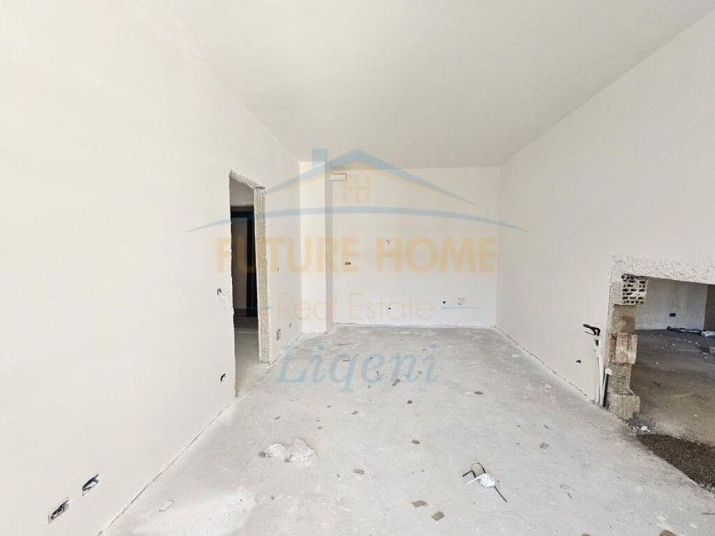 Shitet, Apartament 1+1, Univers City, Tirane.