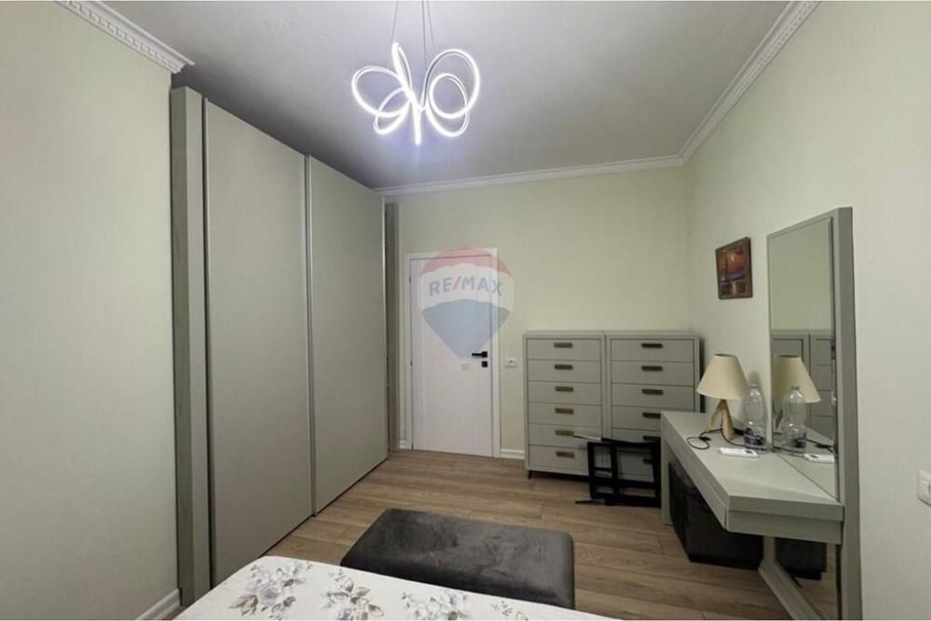 Apartament - Për Qira - Bulevardi Bajram Curri, Tiranë