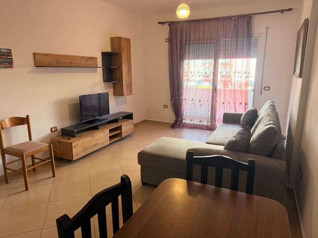 Yzberisht, appartamento 1+1 in affitto! 400 Euro