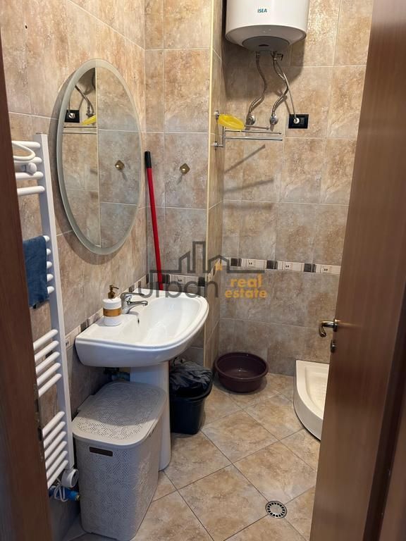 Qera, Apartament 2+1, Pazari i Ri, Tiranë - 800€ | 100 m²