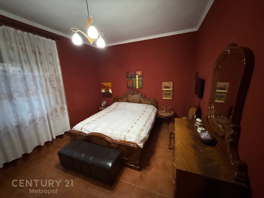 VENDESI APPARTAMENTO 2+1 VICINO AL EX MERCATO ELETTRICO