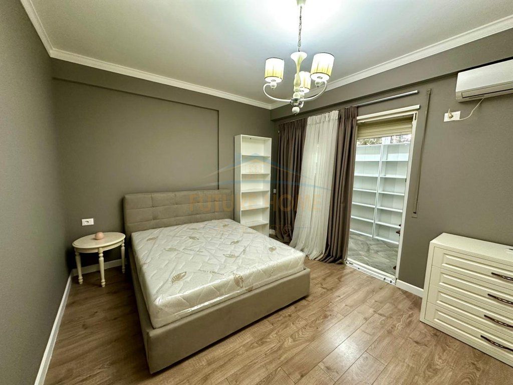Qera, Apartament 3+1+2, Kopshti Botanik