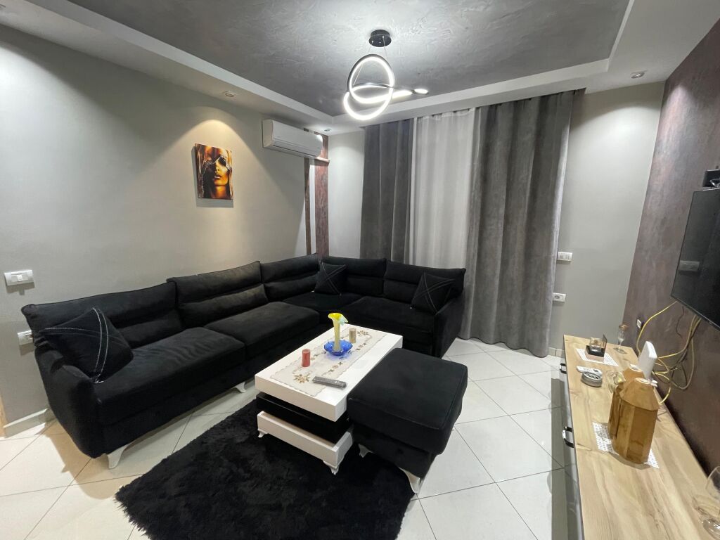 Jepet apartament 3+1+🌿 ballkon me qira tek Kopshti Botanik 🌳🏡