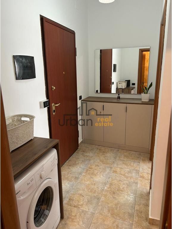 Qera, Apartament 2+1, Pazari i Ri, Tiranë - 800€ | 100 m²