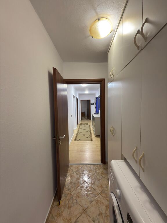 Shiter apartament 2+1 te rruga Elbasanit