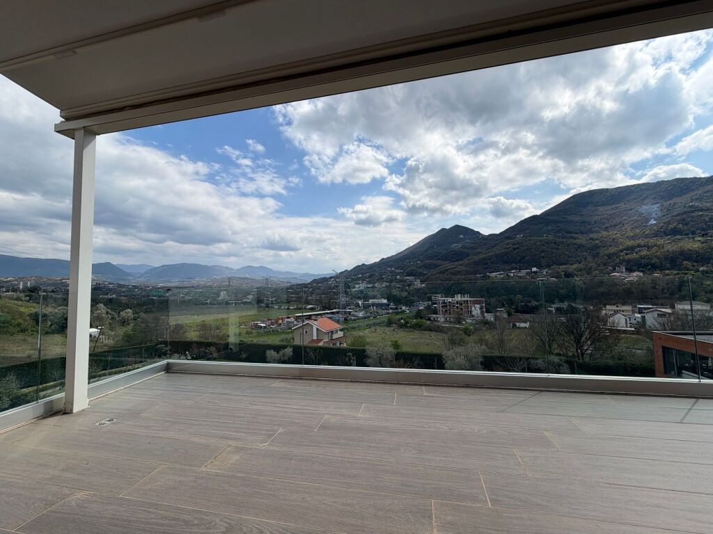 Vilë 3+1+oborr+garazhd me qera në ne TEG - MULLET