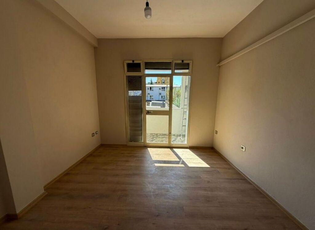 Apartament 2+1 ne shitje, Rruga e Kavajes,