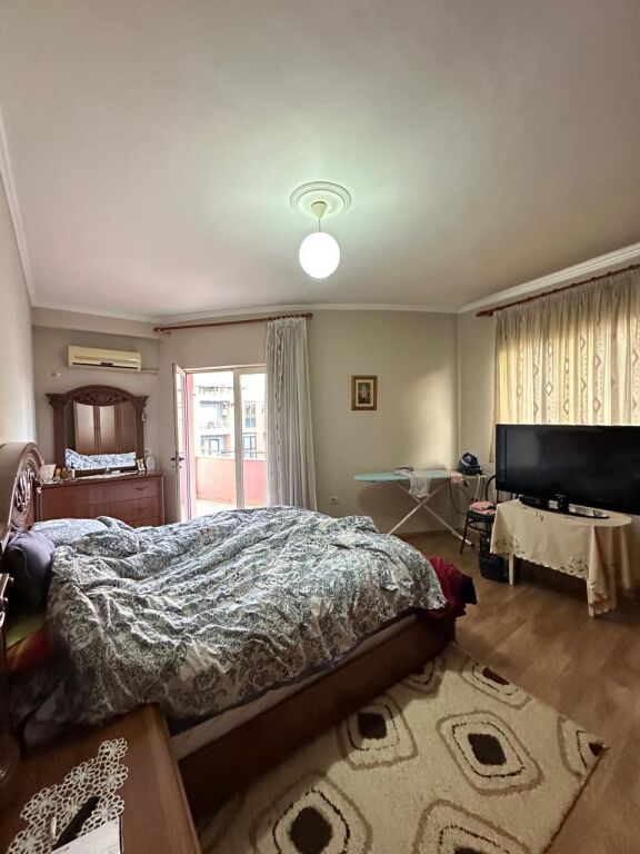 IN VENDITA 3+1+2 ASTIR BAR UNIVERSI 233.450€