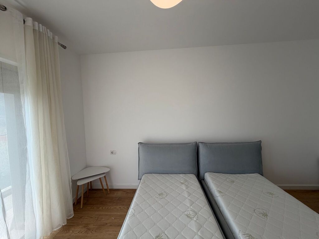 Vilë 3+1+oborr+garazhd me qera në ne TEG - MULLET