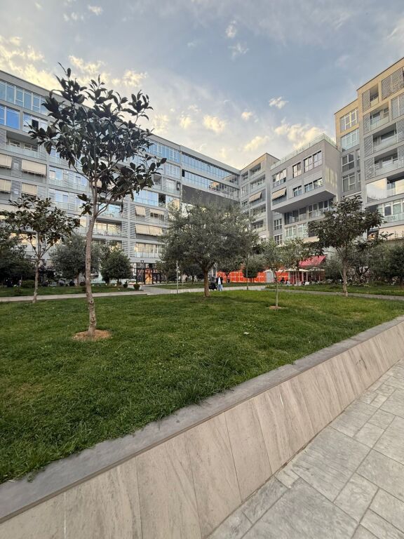 Shitet apartament tek Kika 2