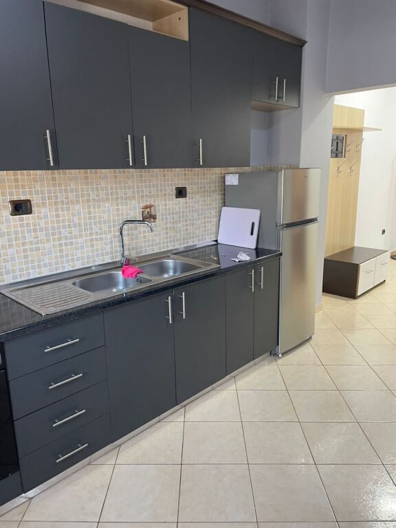 Affittasi in Unaza 2+1+Parcheggio 450 All