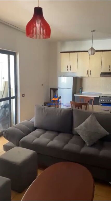 JEPET APARTAMENT 2+1 ME QERA "TEK 21 DHJETORI, RR. SHEFQET MASARAI" 60.000 LEKE