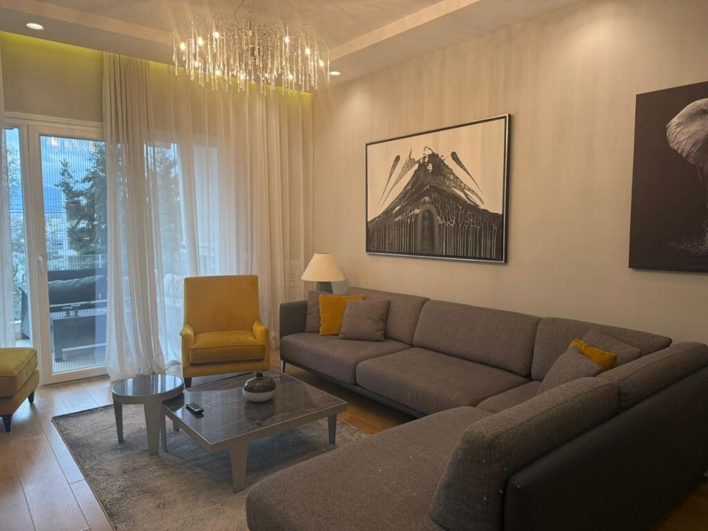 2+1,furnished near the mosque of the botanical garden,850 euros