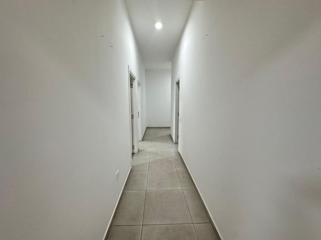  Ambient për Zyra me Qira – Square 21