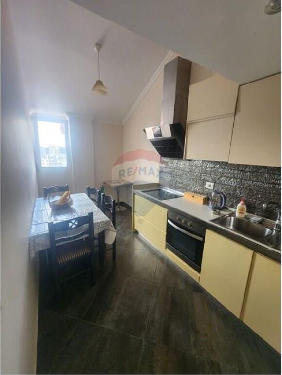 Penthouse - Për Shitje - Liqeni i Tiranës, Tiranë(ID: 530561001-108)