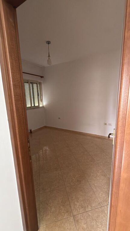 Affitto | Apartament 2 + 1 | Fusha Aviacionit | 600 €/mese