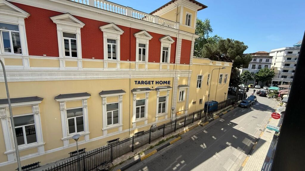 Apartment 3+1 in the Center!