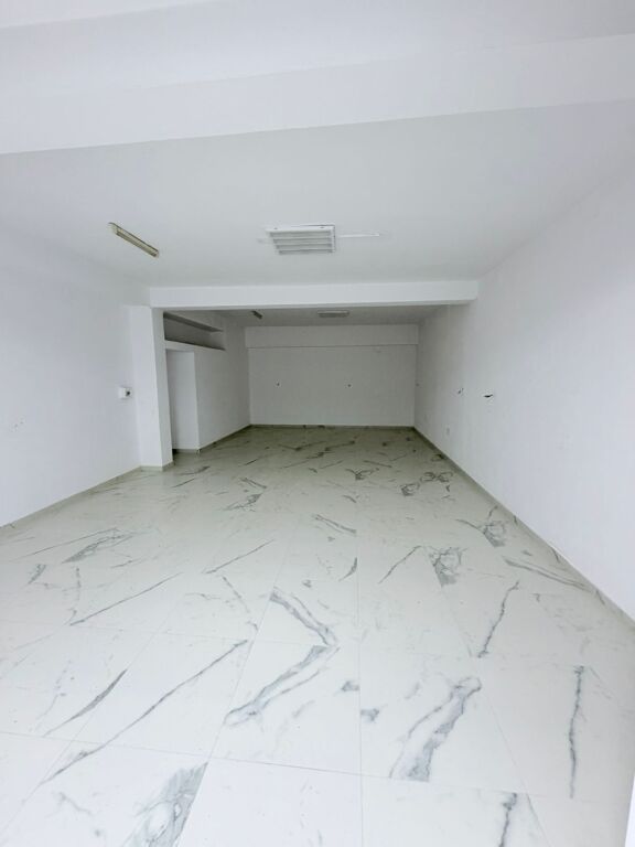 BUSINESS PREMISES FOR RENT NEAR THE MARKET, DURRES