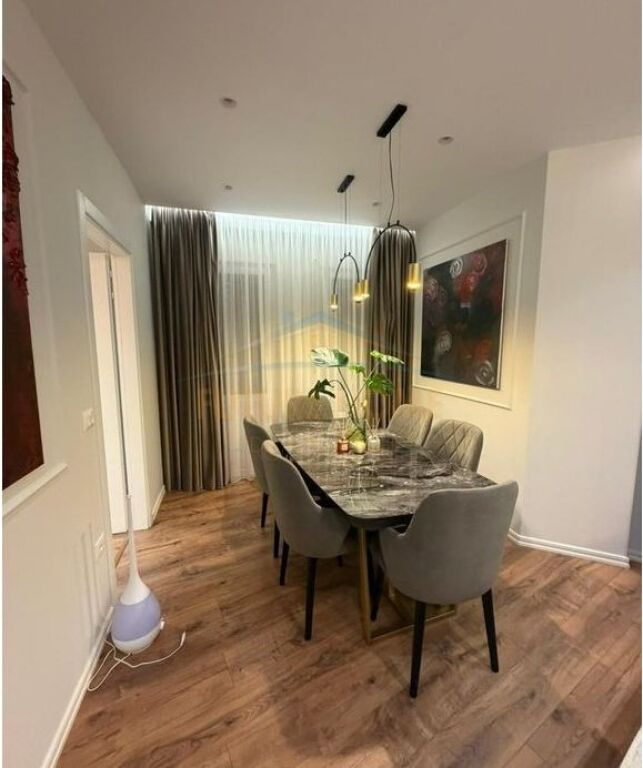 Shitet, Apartament 3+1+2, Liqeni i Thatë, Tiranë