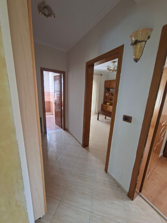 VENDESI APPARTAMENTO 3+1+PAPAFINGO VICINO AL 21 DICEMBRE