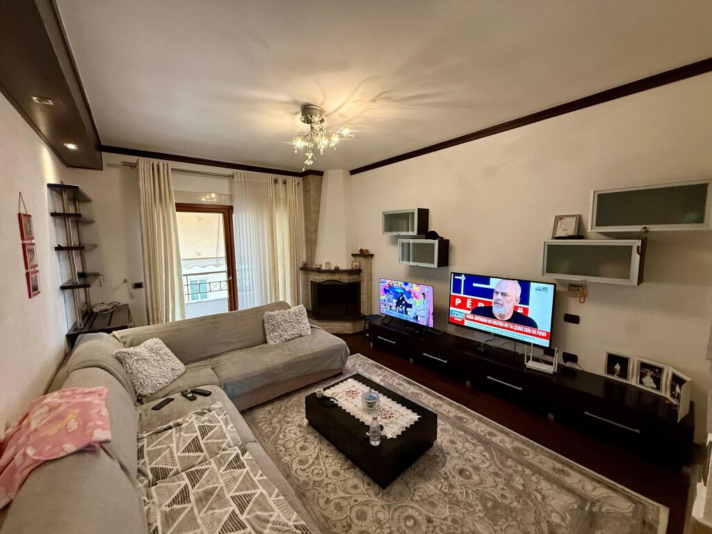 📣 FOR SALE Apartment 2+1 With 2 Bathrooms And 2 Balconies 📍 Kodra e Diellit, Near Eleonora ✨   🏢 New Building  🪜 3rd Floor (With Elevator)  📐 Gross Area 133 m2  📐 Net Area 120 m2  🛋️ Sold Furnished  📂 With Mortgage   💶 Price 247,000 Euro