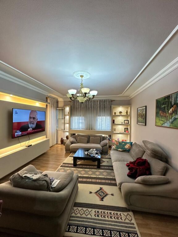 IN VENDITA 3+1+2 ASTIR BAR UNIVERSI 233.450€