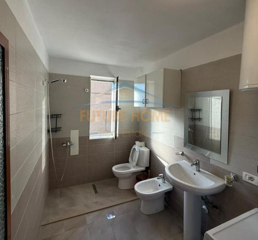 Qera, Apartament 2+1, Tregu Elektrik , Tiranë.