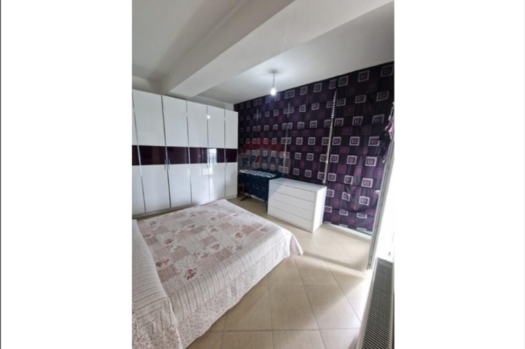 Appartamento in affitto 1+1 a Komuna e Parisit