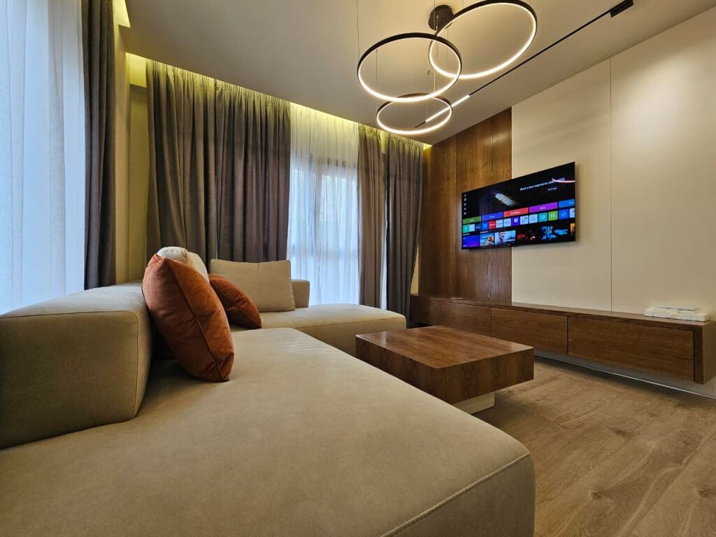 Appartamento 2+1 in affitto non arredato a Kinostudio!