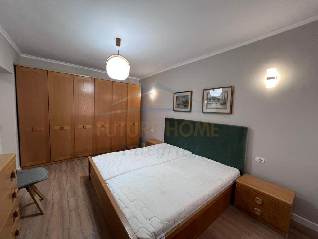 Qera, Apartament 2+1, Blloku, Tiranë.