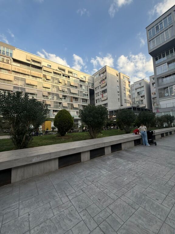 Shitet apartament tek Kika 2