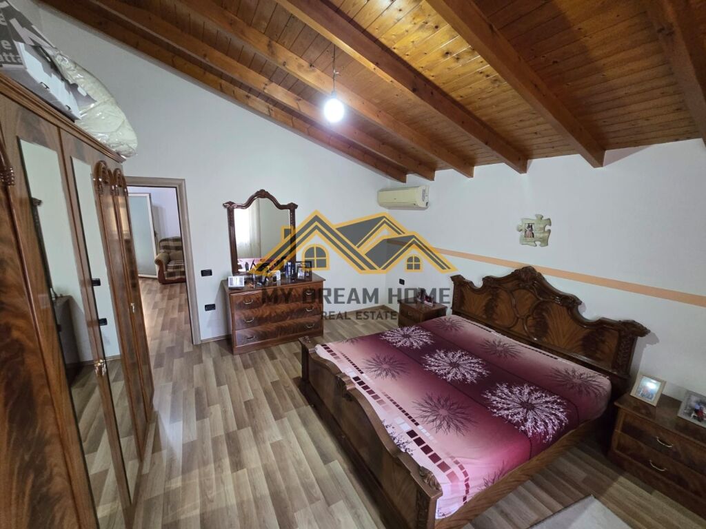 Jepet me Qera kati i 3 i shtepis private!!