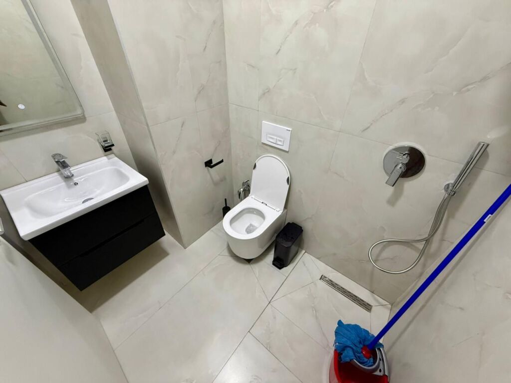 📣 AFFITTO SUPER Appartamento 1+1 📍 Complesso Kadiu, Ali Dem ✨ 💶 Prezzo 45.000 Leke/Mese