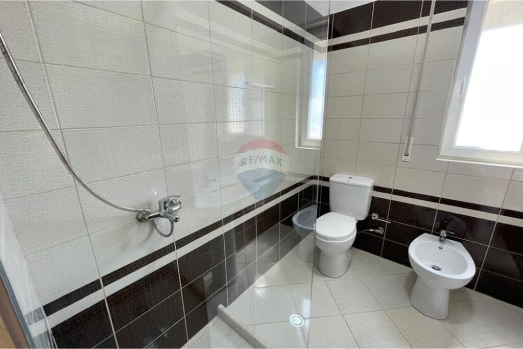 🌊 APARTAMENT 1+1 ME QIRA – UJI I FTOHTË, VLORË