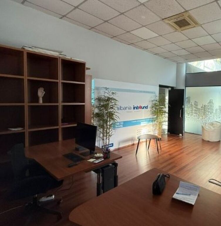 Zyrë Open Space per Qira