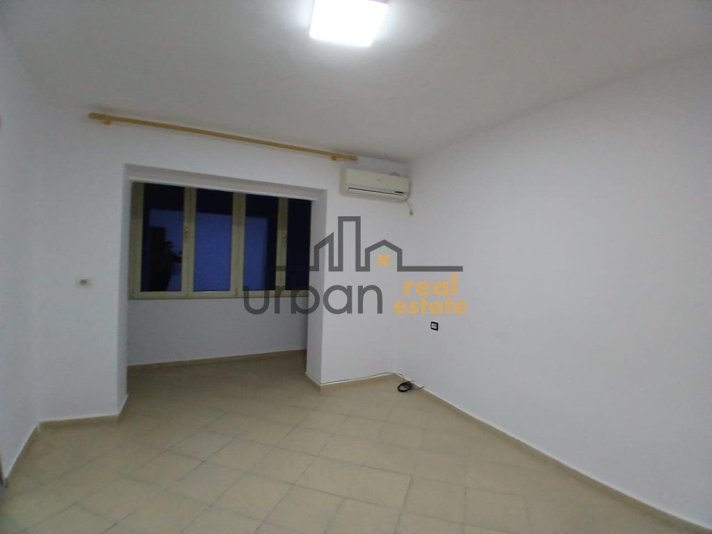 Locale Commerciale in Affitto 1+1, Via Durazzo, Tirana - 60.000 Leke | 60 m²