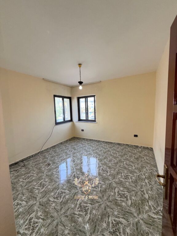 SHITET 2+1 me Ballkon  📍Stacioni Trenit • 135.000€ ✅