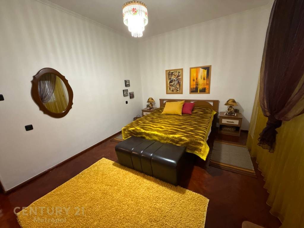 VENDESI APPARTAMENTO 2+1 VICINO AL EX MERCATO ELETTRICO