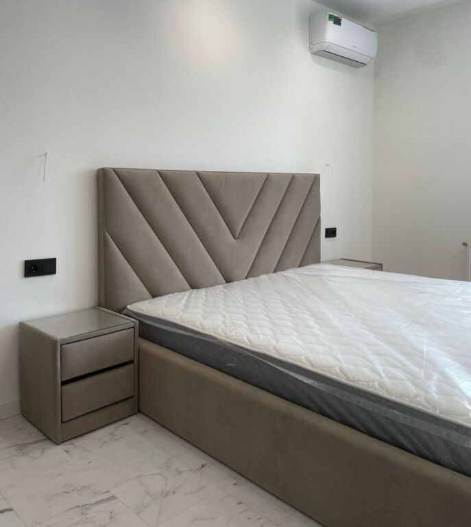 Tek spitalet mjeksia amerikan 2 jepet me qera 2+1 i mobiluar me reja i modidikuar ne 2+1 pallat i ri!