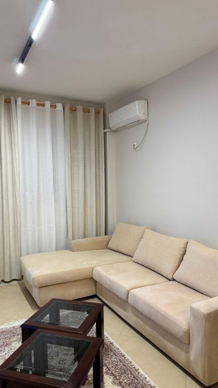 Affitto | Apartament 2 + 1 | Liqeni Artificial | 750 €/mese